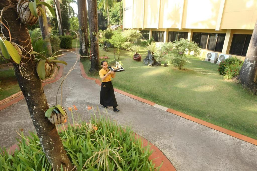Makassar Golden Hotel Eksteriør billede