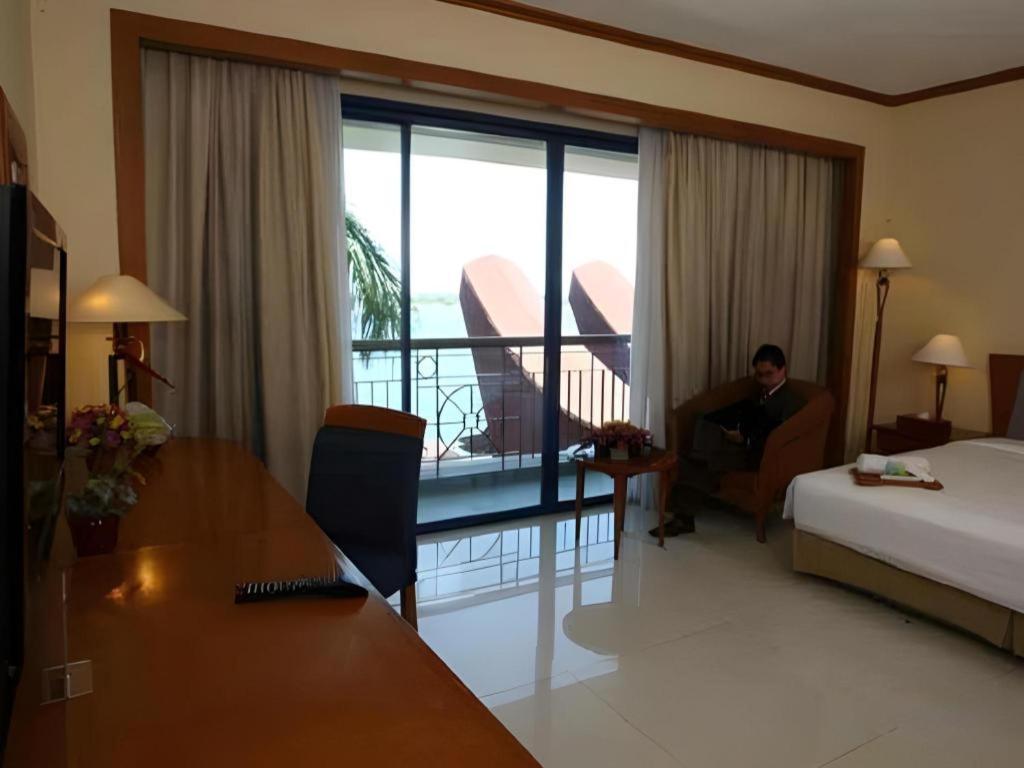 Makassar Golden Hotel Eksteriør billede