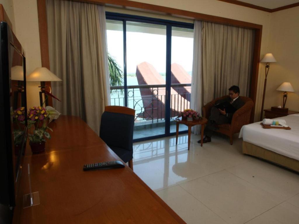 Makassar Golden Hotel Eksteriør billede